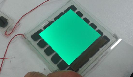 nell'immagine, un dispositivo OLED