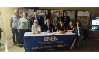 Staff ENEA allo stand allestito a Lecce (Monastero degli Olivetani) per la Notte Europea dei Ricercatori 2022.