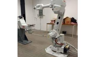 robot antropomorfo nei laboratori ENEA